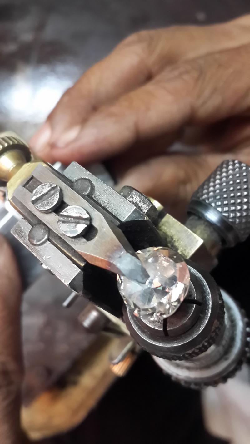 Diamond manufacturing photograph from the original workshop website